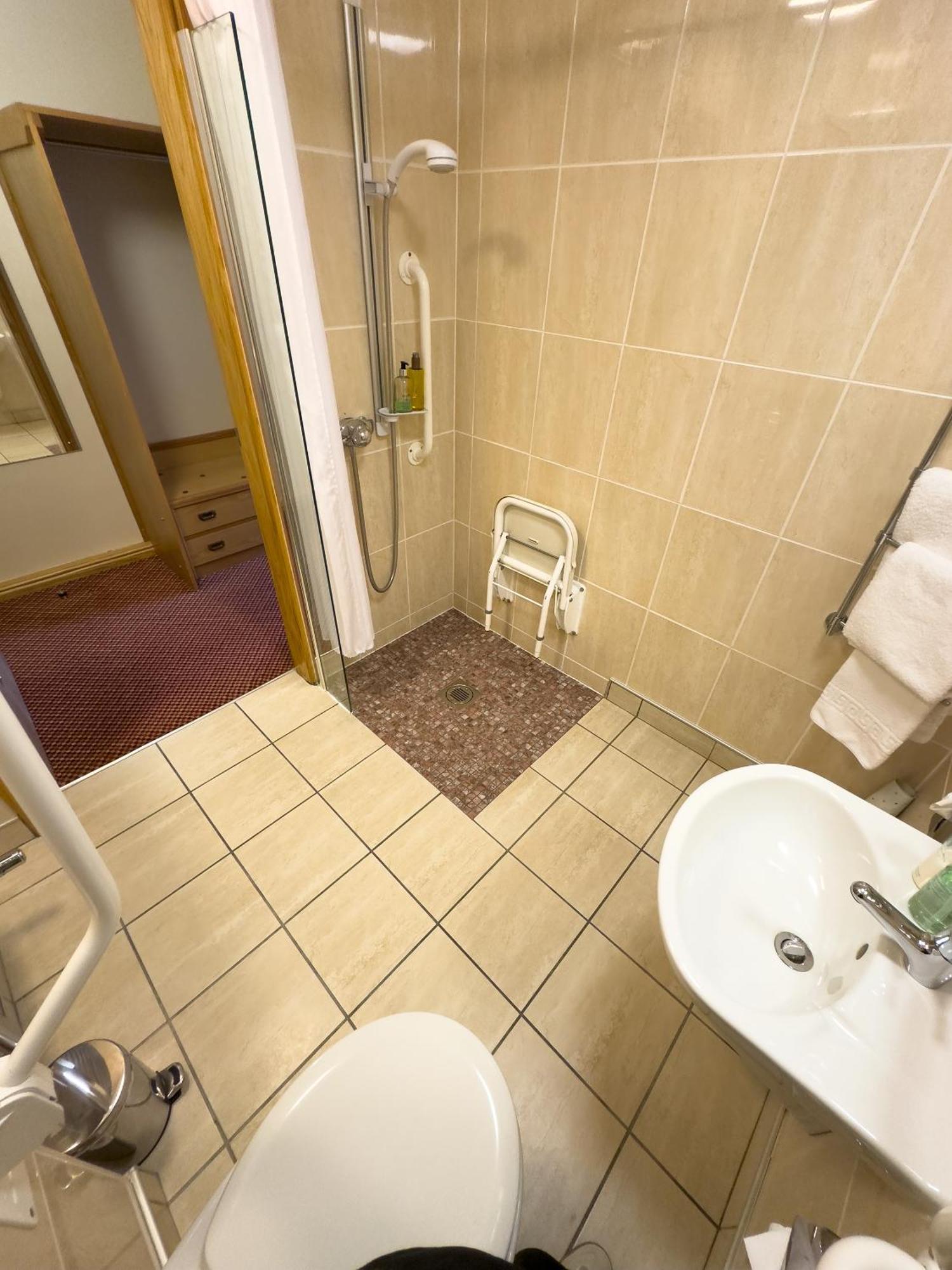 Twin Room Disability Access,1742605189:JPEG